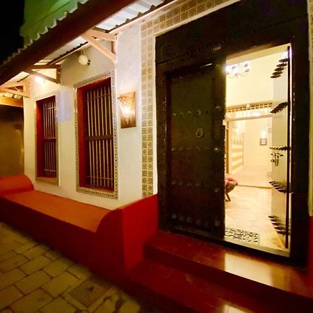 The Island Stone Town Hotel Zanzibar ภายนอก รูปภาพ