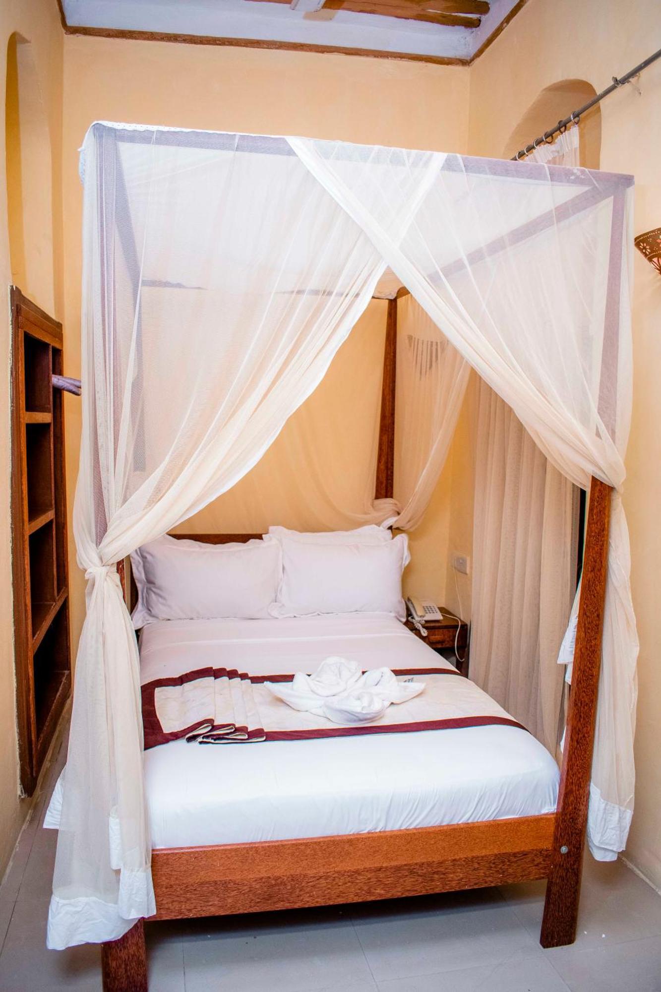 The Island Stone Town Hotel Zanzibar ภายนอก รูปภาพ