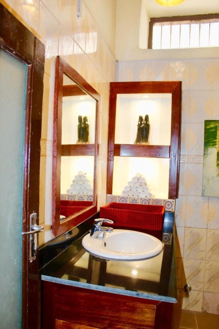 The Island Stone Town Hotel Zanzibar ภายนอก รูปภาพ