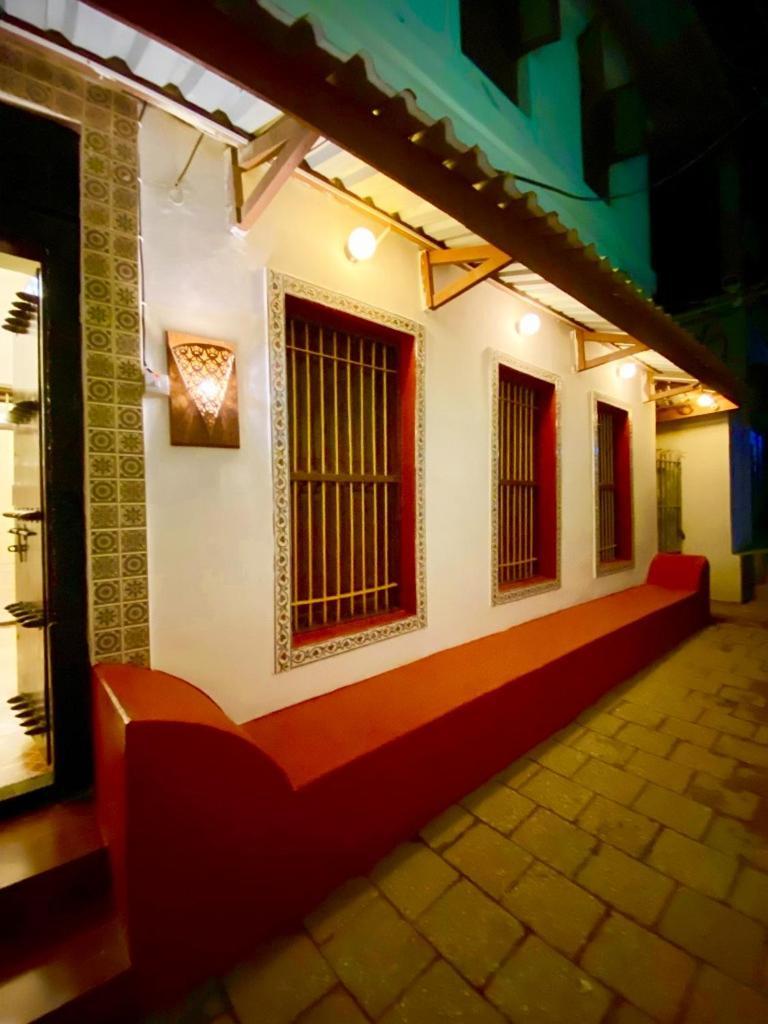 The Island Stone Town Hotel Zanzibar ภายนอก รูปภาพ